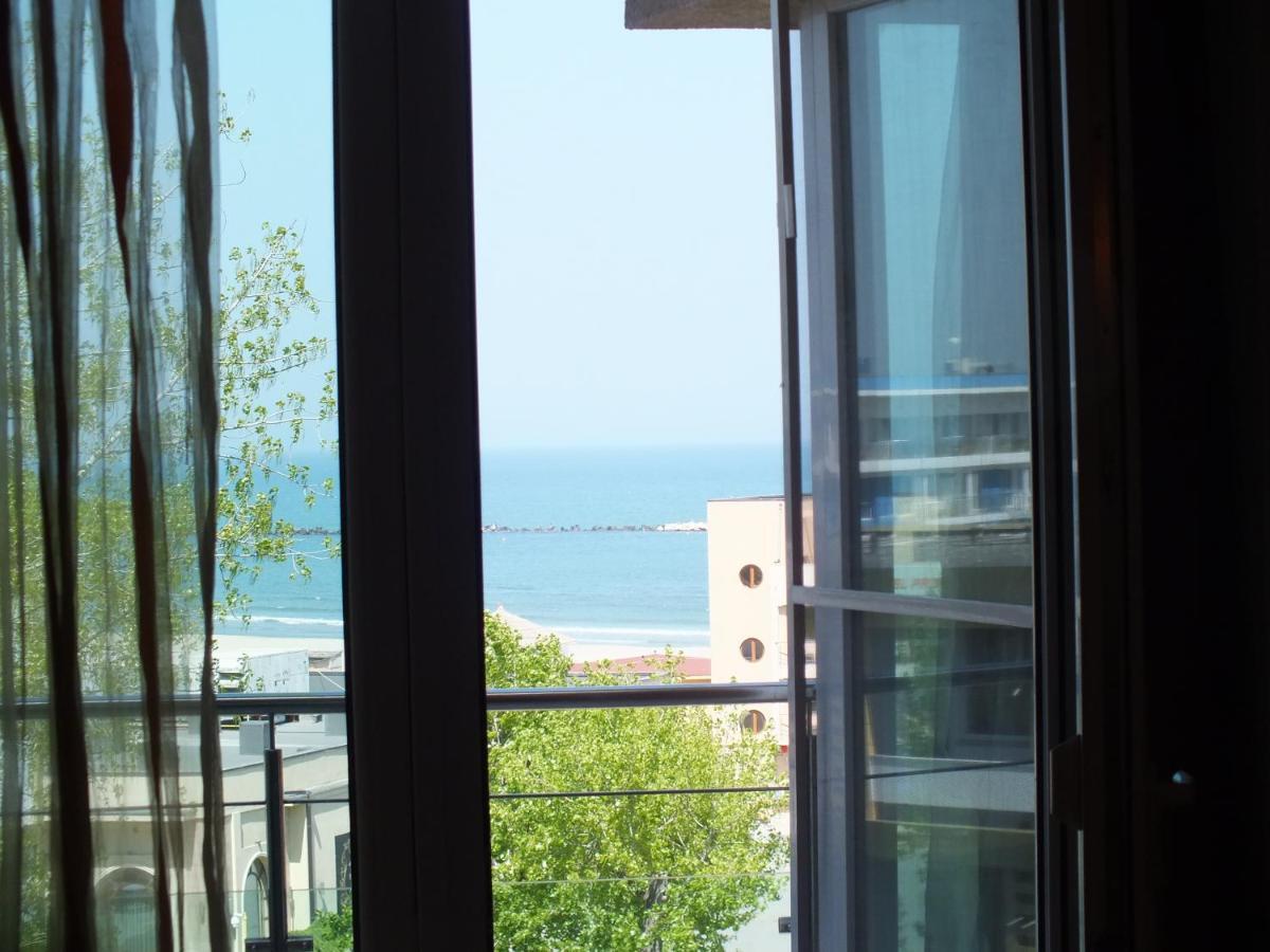 Апартаменти Seaside Piano Bar Apartament Мамая Екстер'єр фото